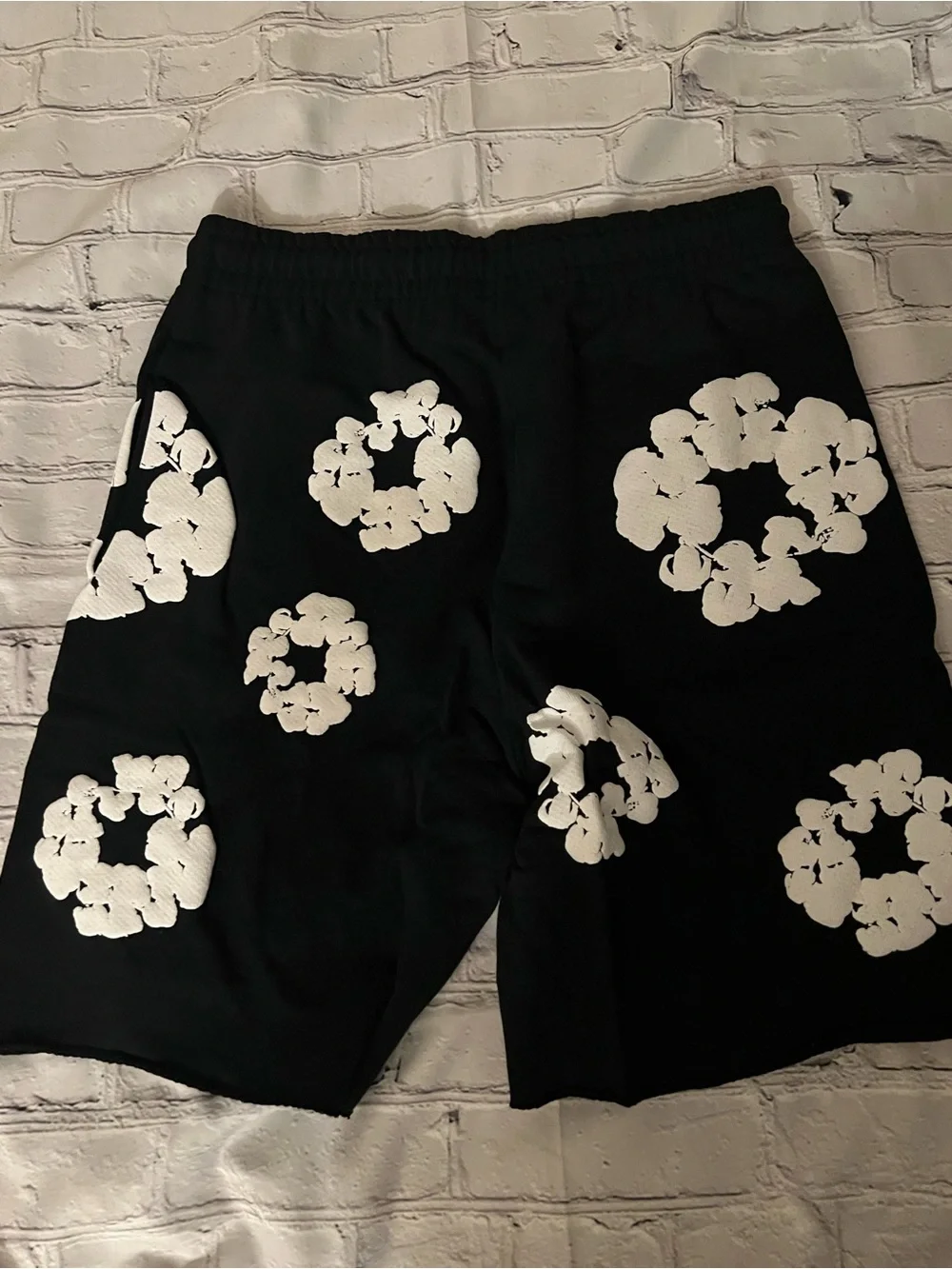 Denim Tears shorts black & White
